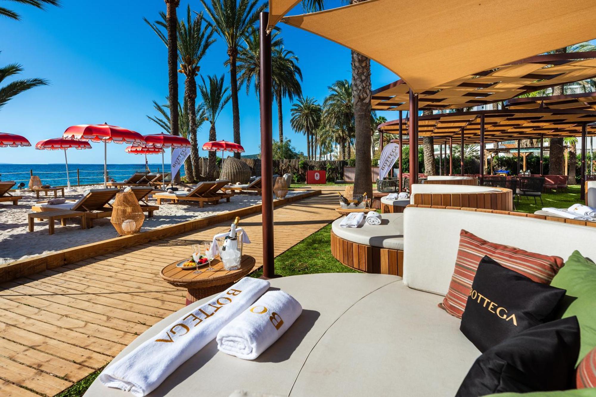 Hotel Vibra Algarb Playa d'en Bossa Exterior photo