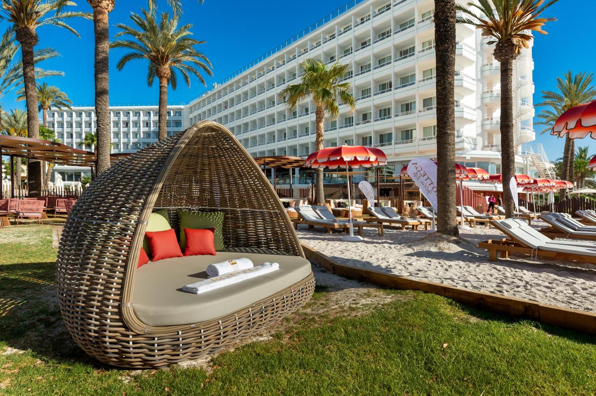 Hotel Vibra Algarb Playa d'en Bossa Exterior photo