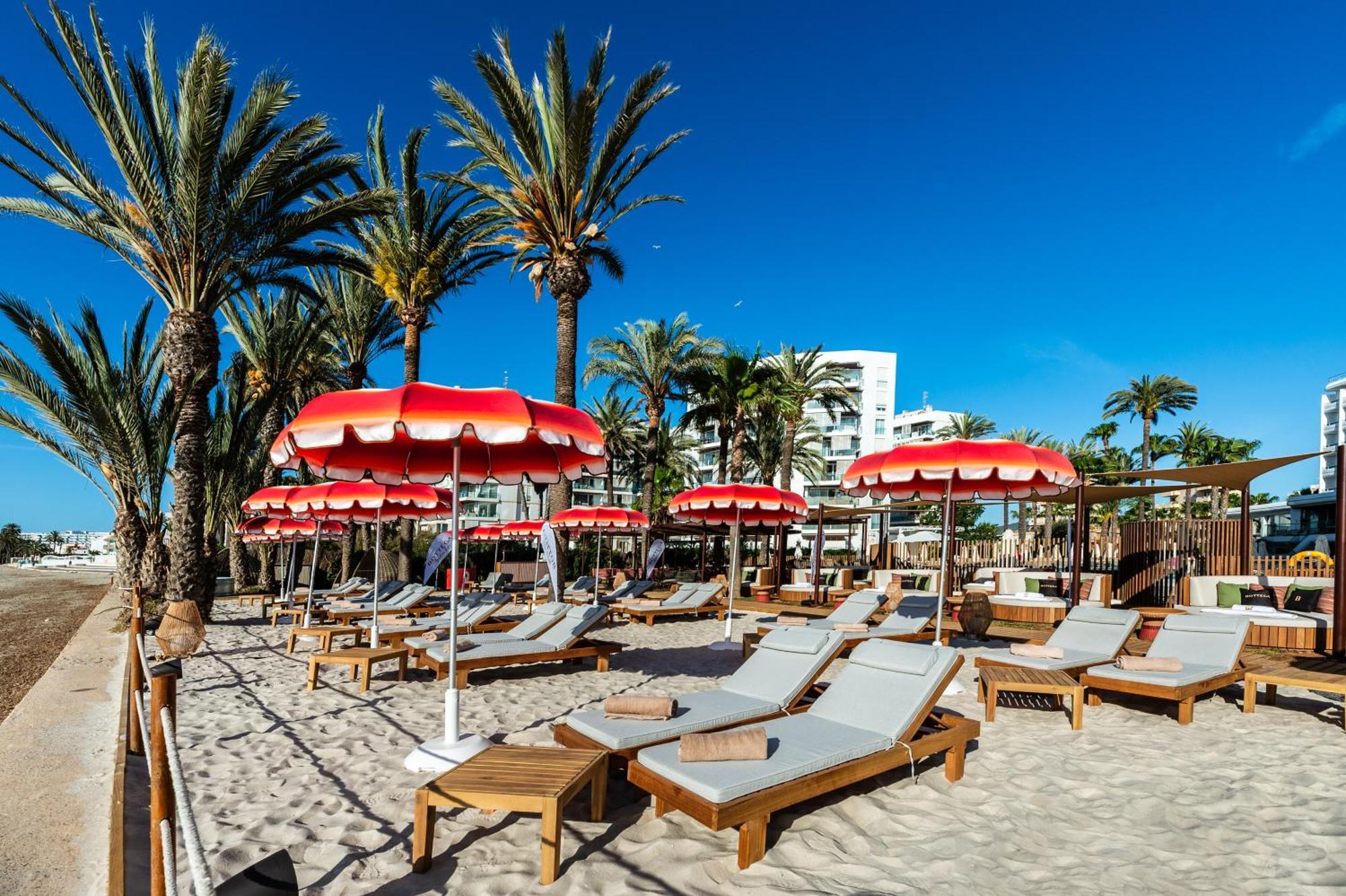 Hotel Vibra Algarb Playa d'en Bossa Exterior photo