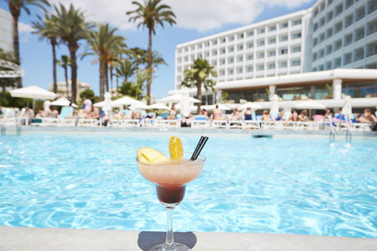 Hotel Vibra Algarb Playa d'en Bossa Exterior photo