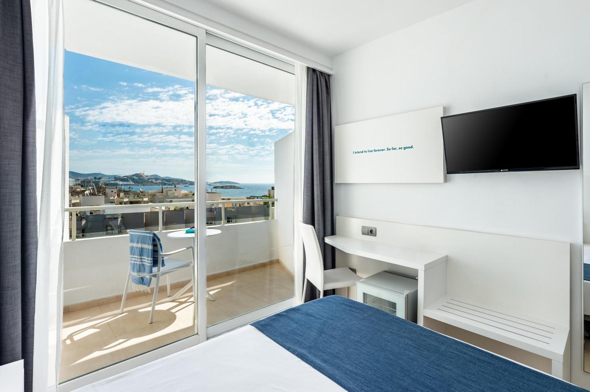 Hotel Vibra Algarb Playa d'en Bossa Exterior photo