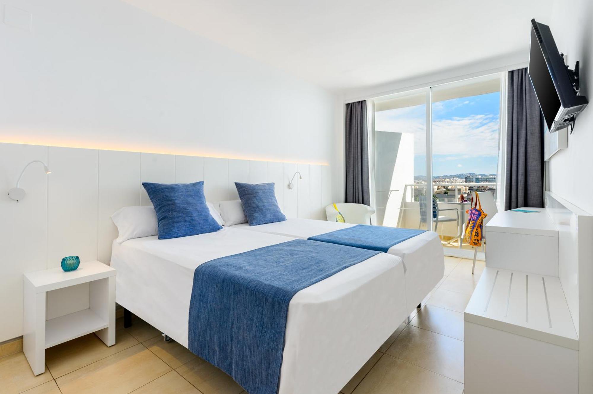Hotel Vibra Algarb Playa d'en Bossa Exterior photo