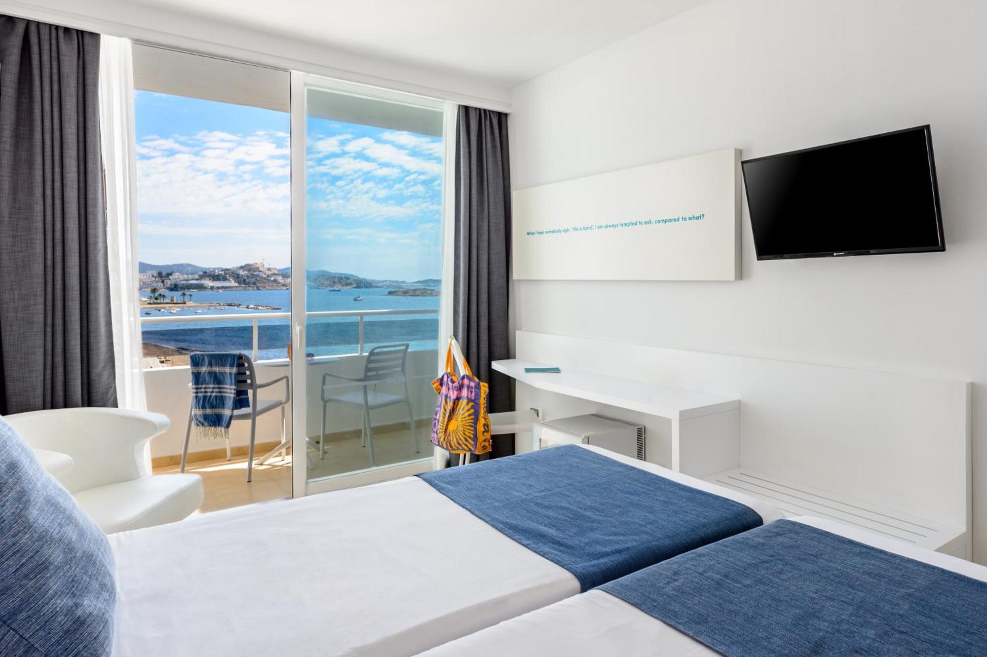 Hotel Vibra Algarb Playa d'en Bossa Exterior photo