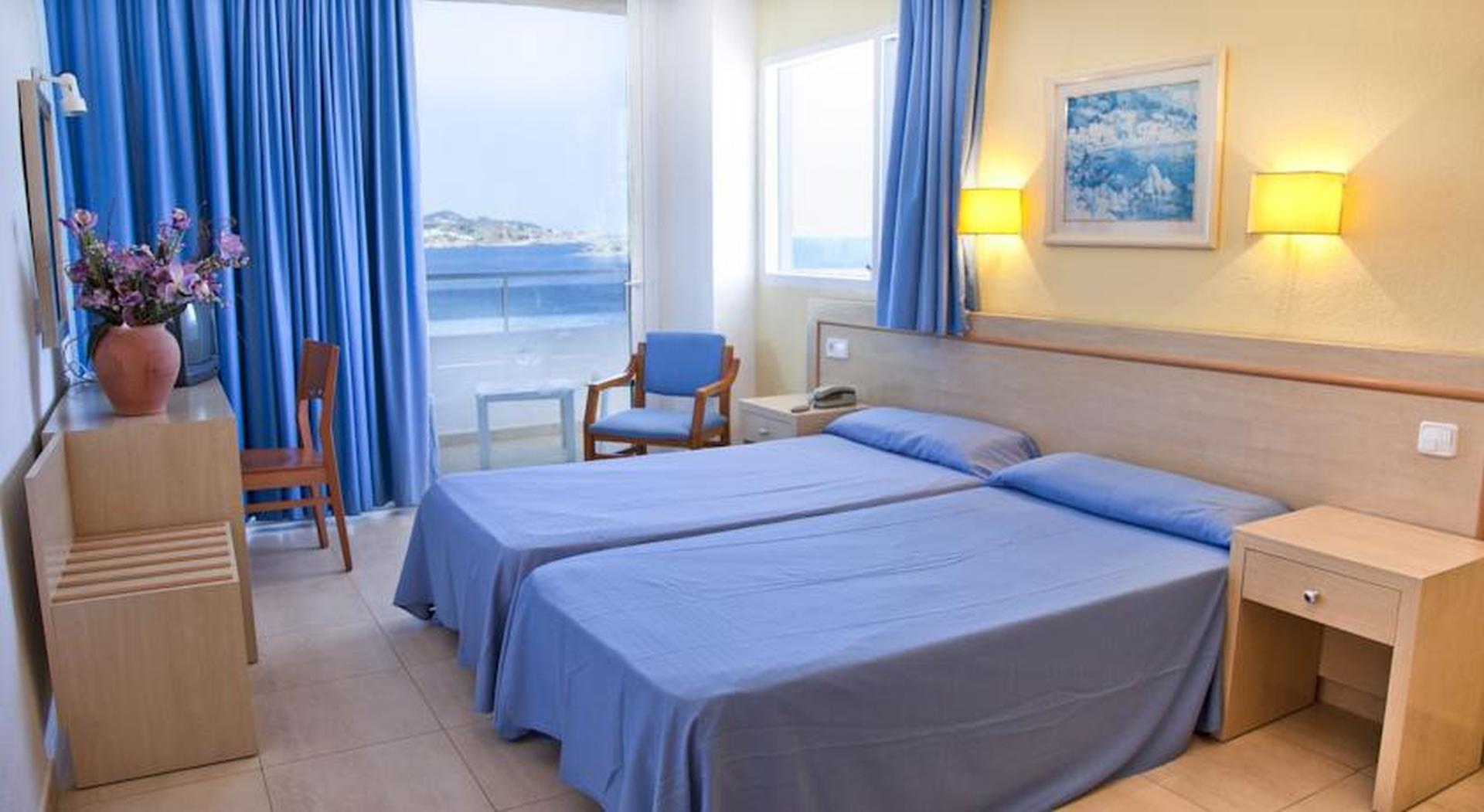 Hotel Vibra Algarb Playa d'en Bossa Room photo